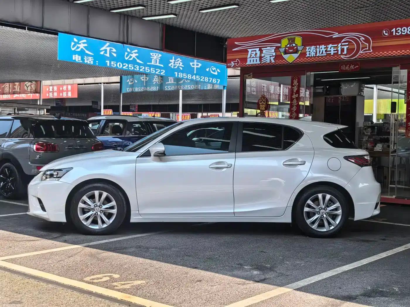 Lexus CT 2014 CT200h Comfort Edition (Single Color) — миниатюра 4