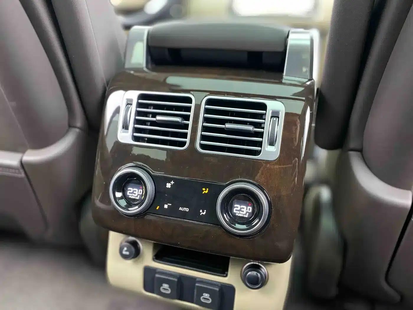 Range Rover 2021 3.0 L6 Legendary Edition — миниатюра 22
