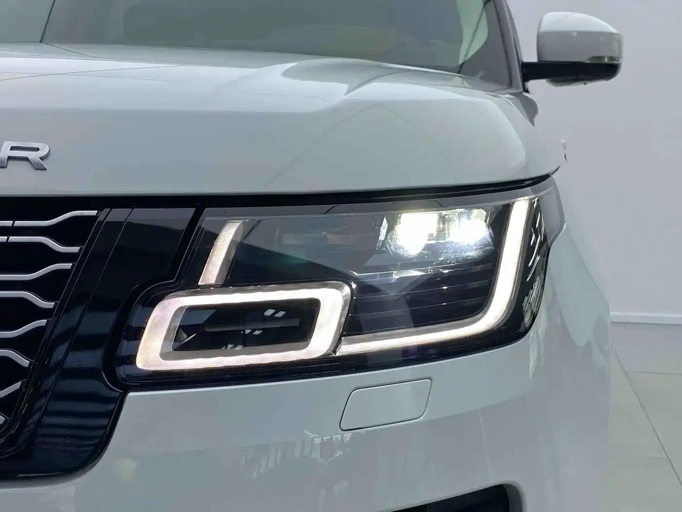 Range Rover 2021 3.0 L6 Legendary Edition — миниатюра 31