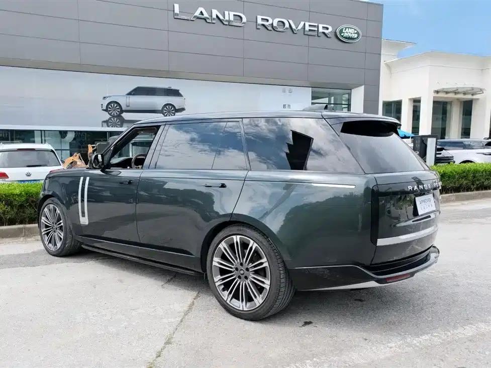 Range Rover 2023 3.0 L6 400PS Classic Extended Edition — миниатюра 4