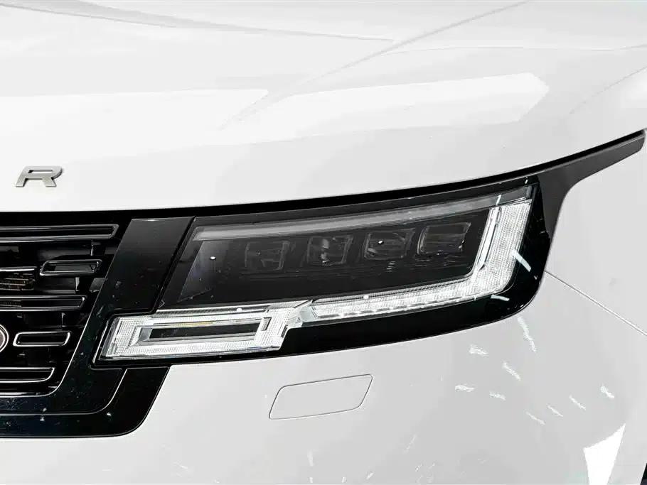 Range Rover 2024 3.0 L6 400PS Extended Wheelbase 7-Seater — миниатюра 4