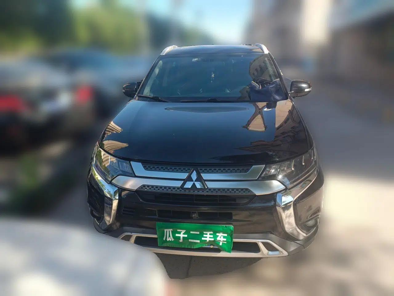Mitsubishi Outlander 2019 2.4L 4x4 Zhi Xiang Edition 5 Seats China VI Standard — миниатюра 2