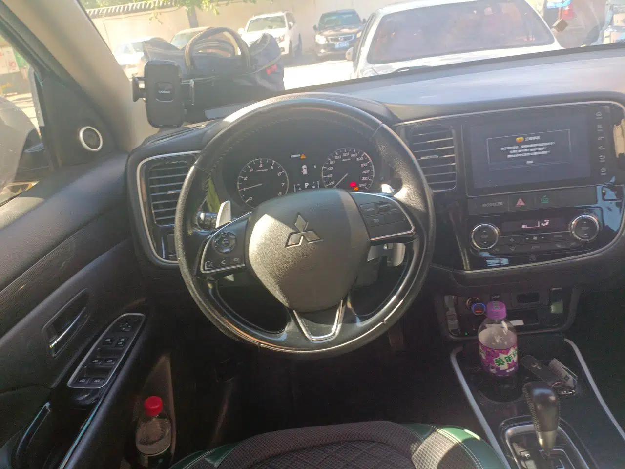Mitsubishi Outlander 2019 2.4L 4x4 Zhi Xiang Edition 5 Seats China VI Standard — миниатюра 10