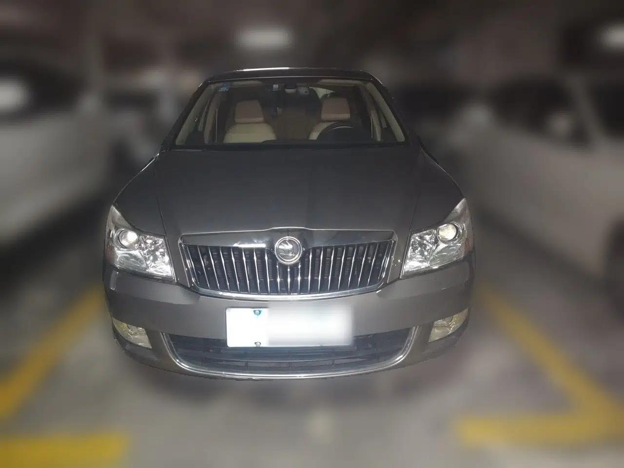 Skoda Octavia 2014 1.6L Automatic Yijun Edition — миниатюра 2
