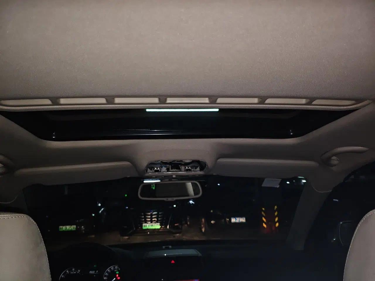Skoda Octavia 2014 1.6L Automatic Yijun Edition — миниатюра 18