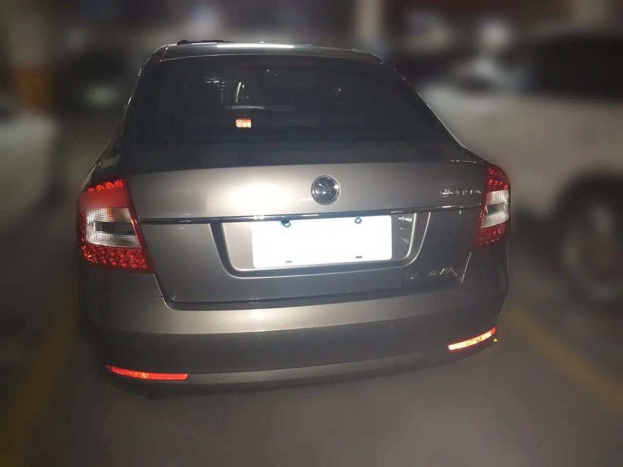 Skoda Octavia 2014 1.6L Automatic Yijun Edition — миниатюра 5
