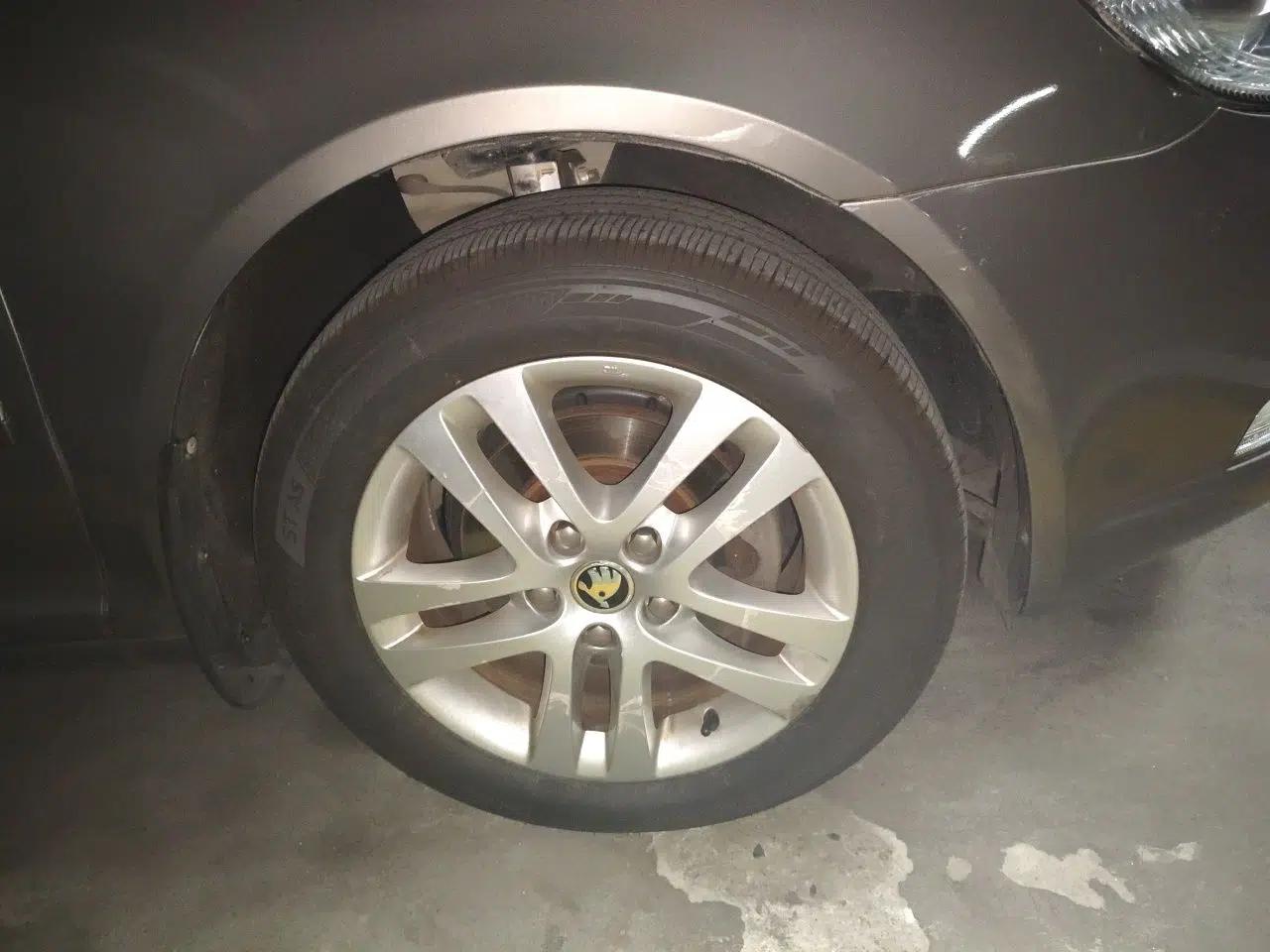 Skoda Octavia 2014 1.6L Automatic Yijun Edition — миниатюра 8