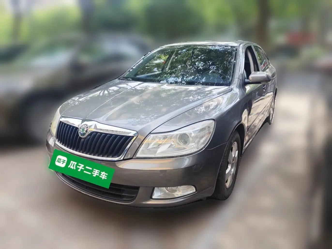 Skoda Octavia 2012 1.6L Manual Yijie Edition — миниатюра 1