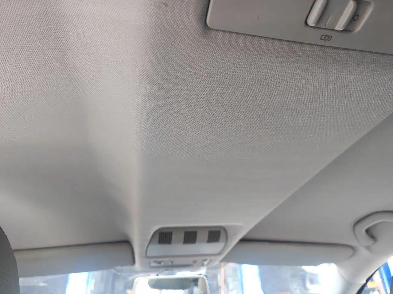 Skoda Octavia 2012 1.6L Manual Yijie Edition — миниатюра 18