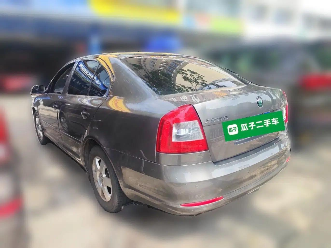 Skoda Octavia 2012 1.6L Manual Yijie Edition — миниатюра 4