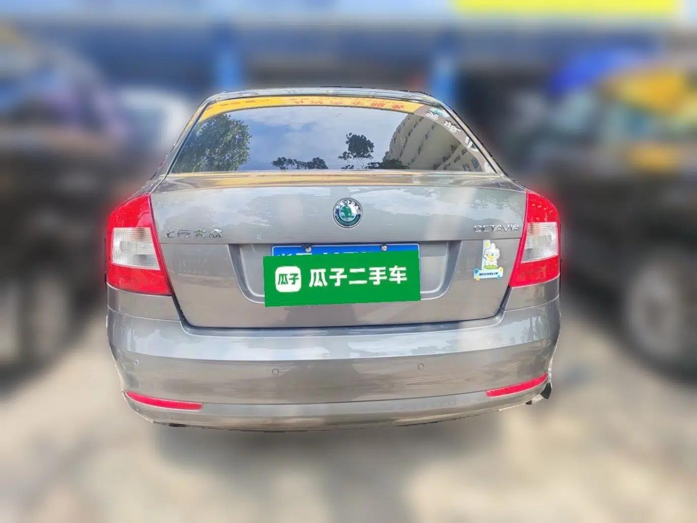Skoda Octavia 2012 1.6L Manual Yijie Edition — миниатюра 5