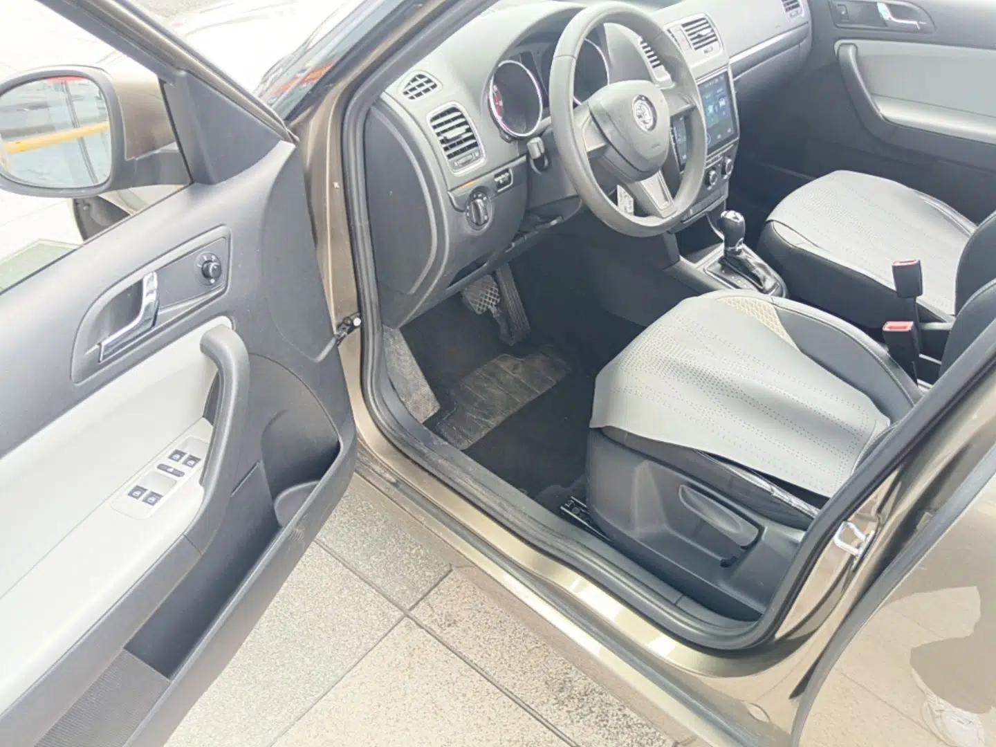 Skoda Yeti 2017 TSI280 DSG Advanced Edition — миниатюра 23