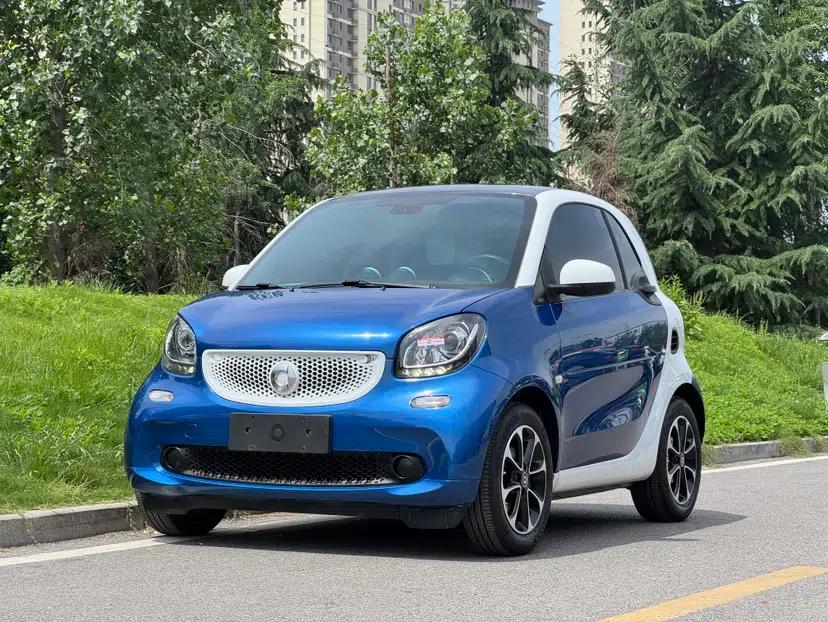 smart fortwo 2015 1.0L 52 kW Hardtop Passion Edition — миниатюра 1