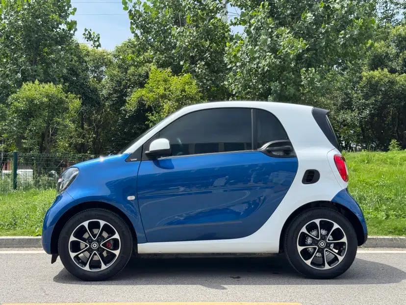 smart fortwo 2015 1.0L 52 kW Hardtop Passion Edition — миниатюра 3