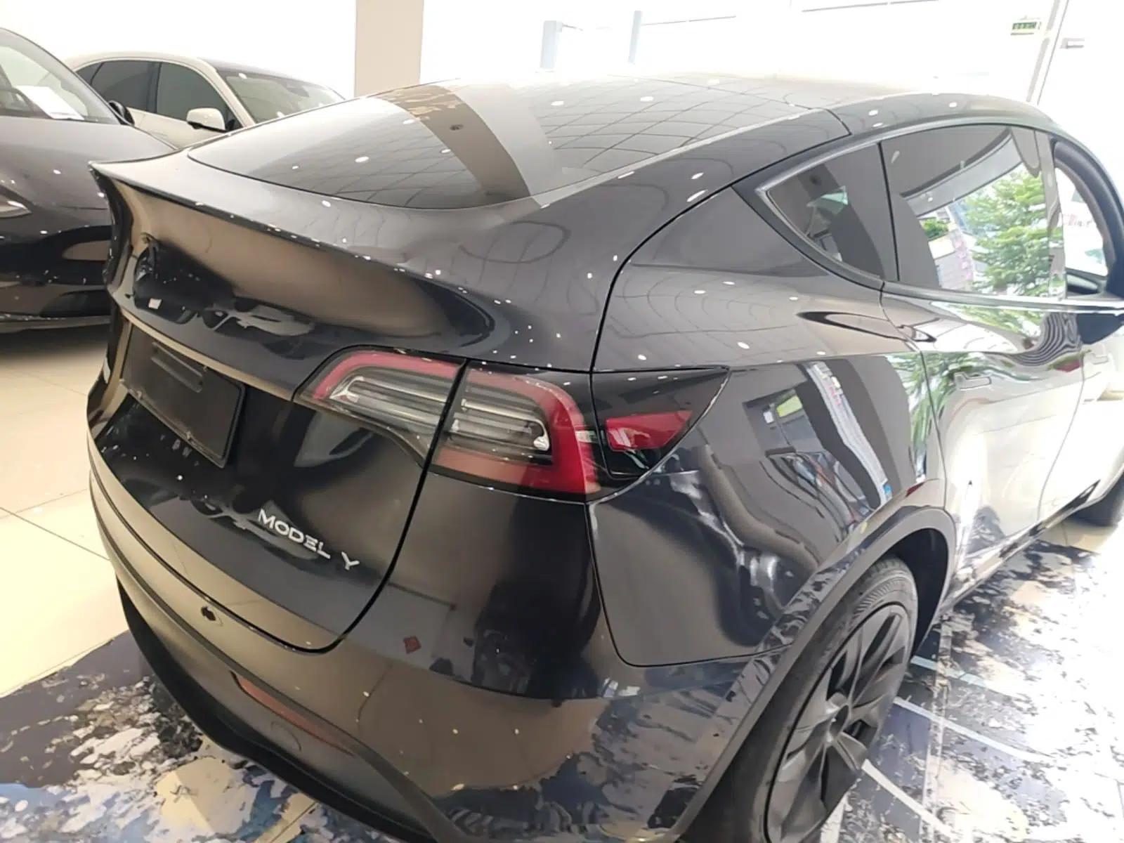 Tesla Model Y 2024 Rear-Wheel-Drive Version — миниатюра 6