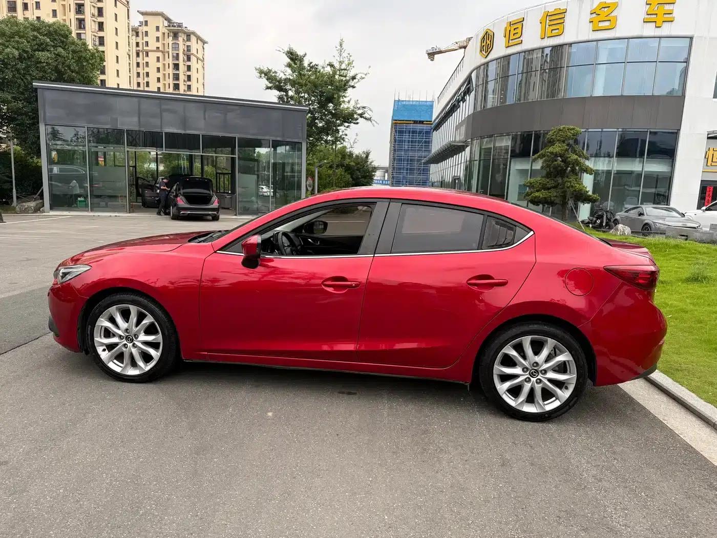 Mazda3 Axela 2016 Sedan 2.0L Automatic Flagship — миниатюра 3