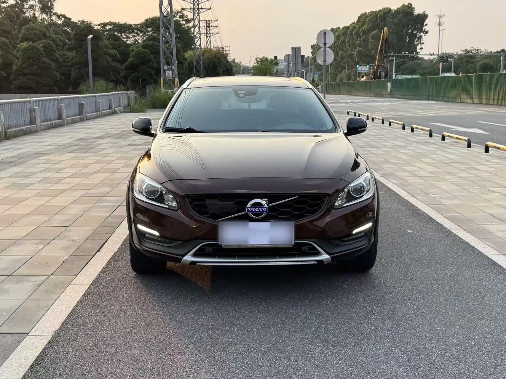 Volvo V60 2017 Cross Country T5 AWD China V Standard — миниатюра 3
