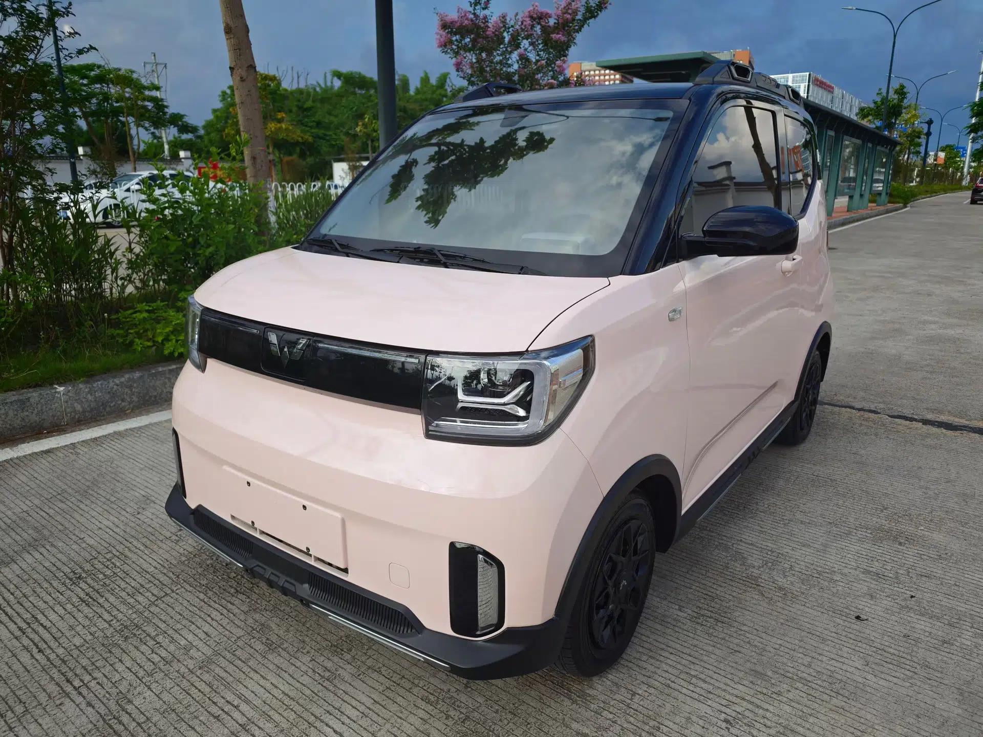 Wuling Hongguang MINIEV 2022 GAMEBOY 300km Enthusiast Model with Lithium Iron Phosphate — миниатюра 1