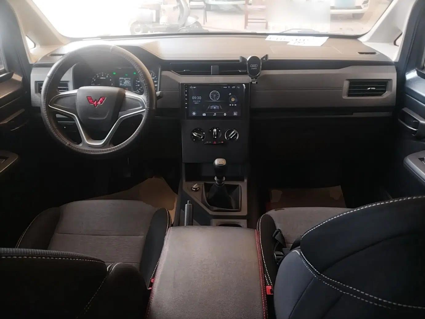 Wuling Zhengcheng 2022 2.0L Manual Entrepreneurial Version — миниатюра 12