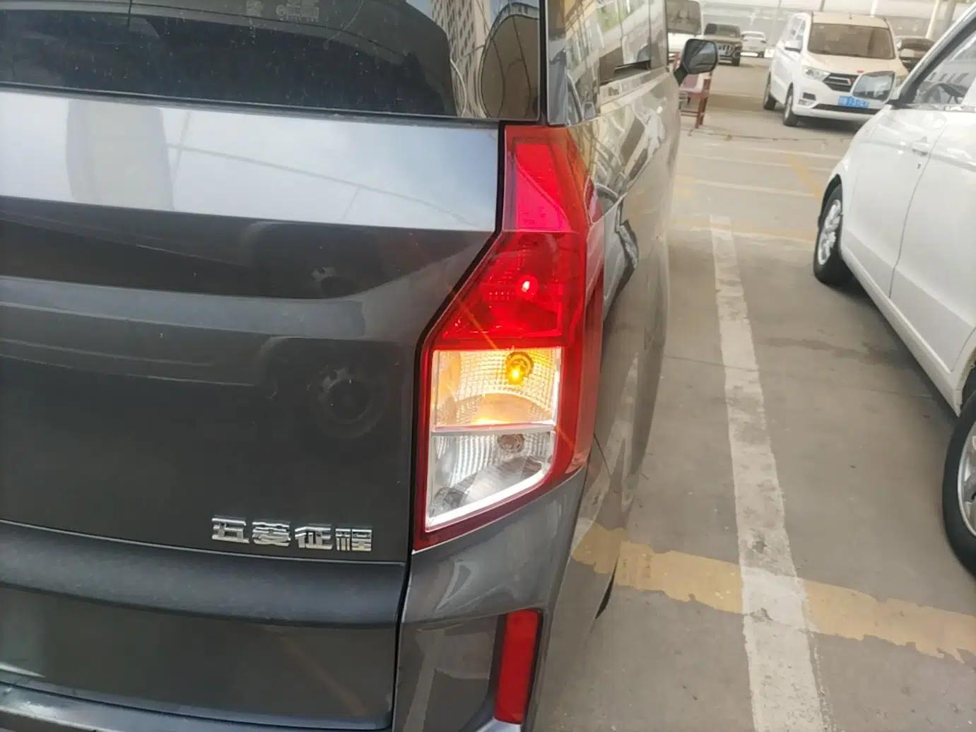 Wuling Zhengcheng 2022 2.0L Manual Entrepreneurial Version — миниатюра 9