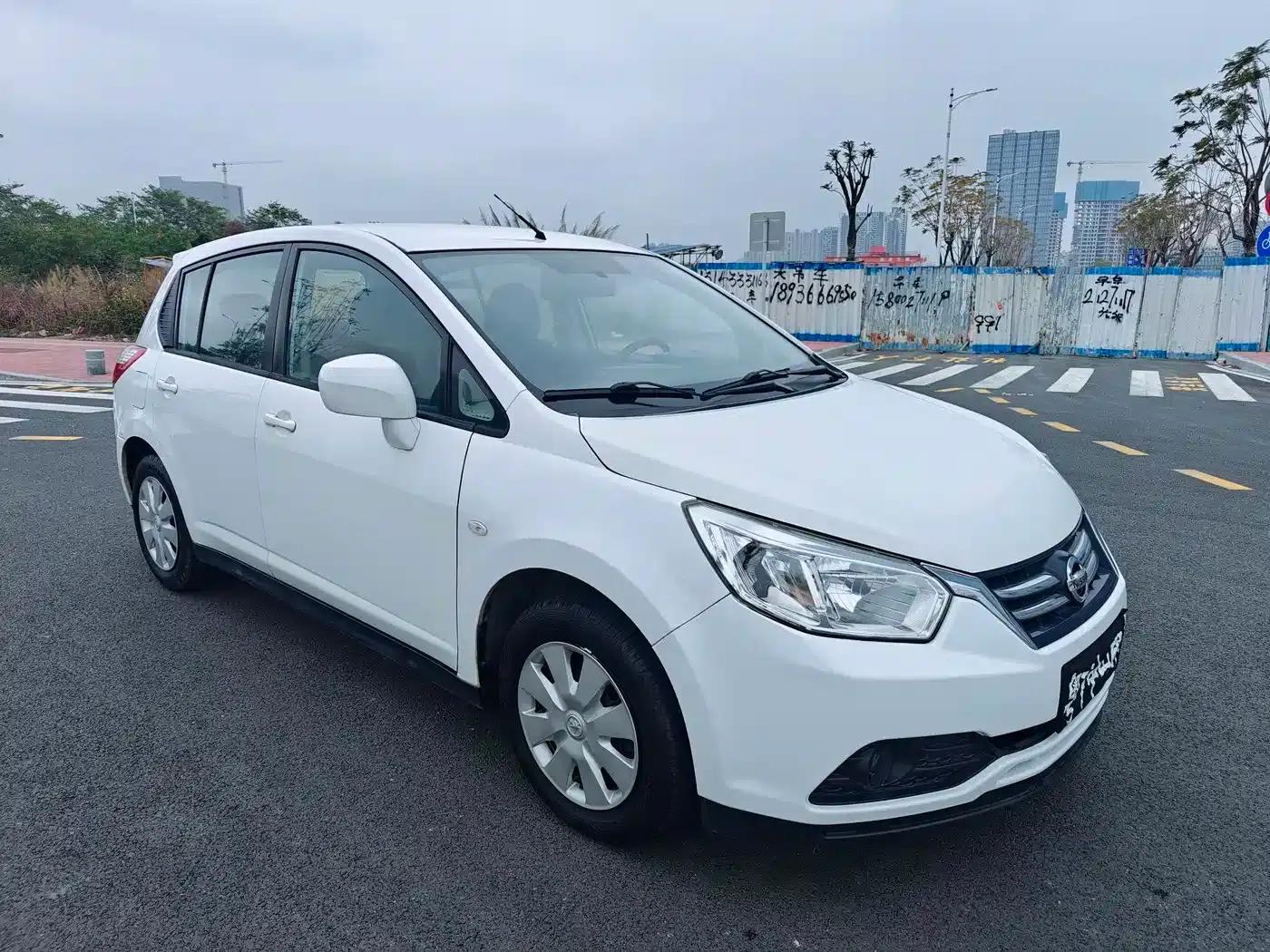 Venucia R50 2015 1.6L Manual Fashion Edition — миниатюра 3
