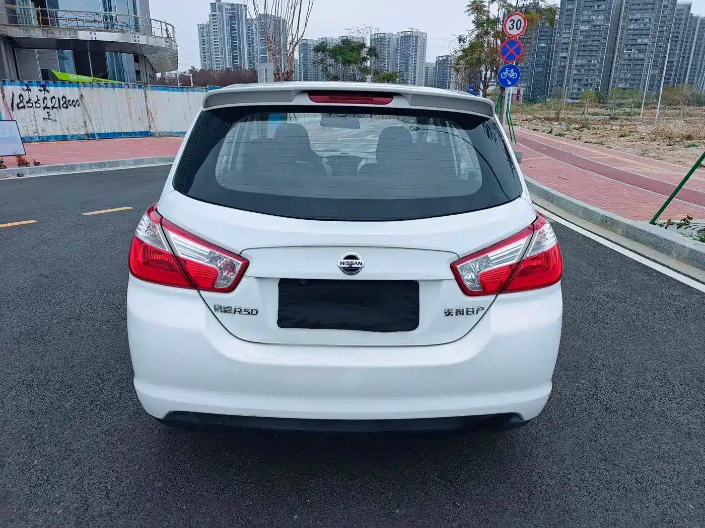 Venucia R50 2015 1.6L Manual Fashion Edition — миниатюра 5