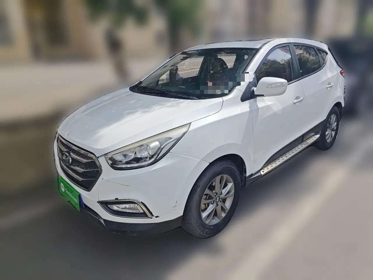 Hyundai ix35 2015 2.0L Automatic 2WD Comfort Edition China IV Standard — миниатюра 1