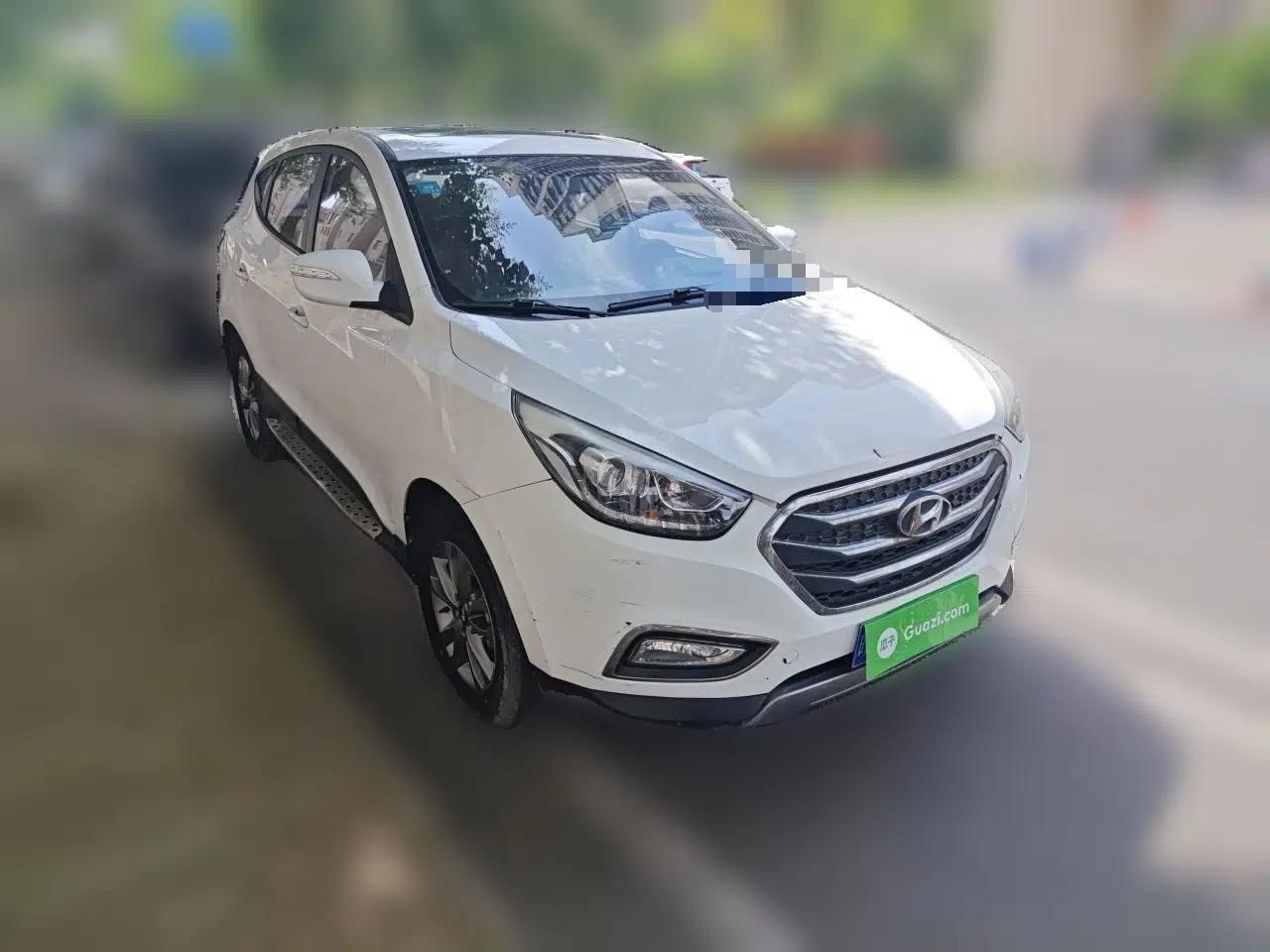 Hyundai ix35 2015 2.0L Automatic 2WD Comfort Edition China IV Standard — миниатюра 3