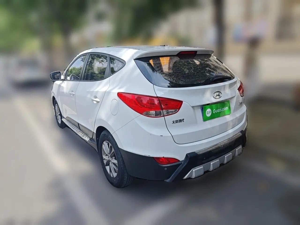 Hyundai ix35 2015 2.0L Automatic 2WD Comfort Edition China IV Standard — миниатюра 4