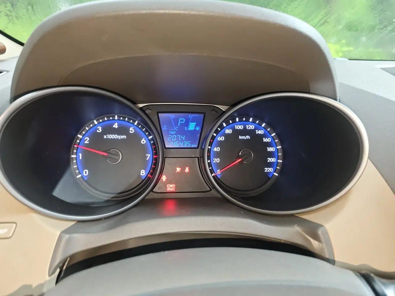 Hyundai ix35 2010 2.0L Automatic Two-Wheel Drive New Edition GL — миниатюра 11