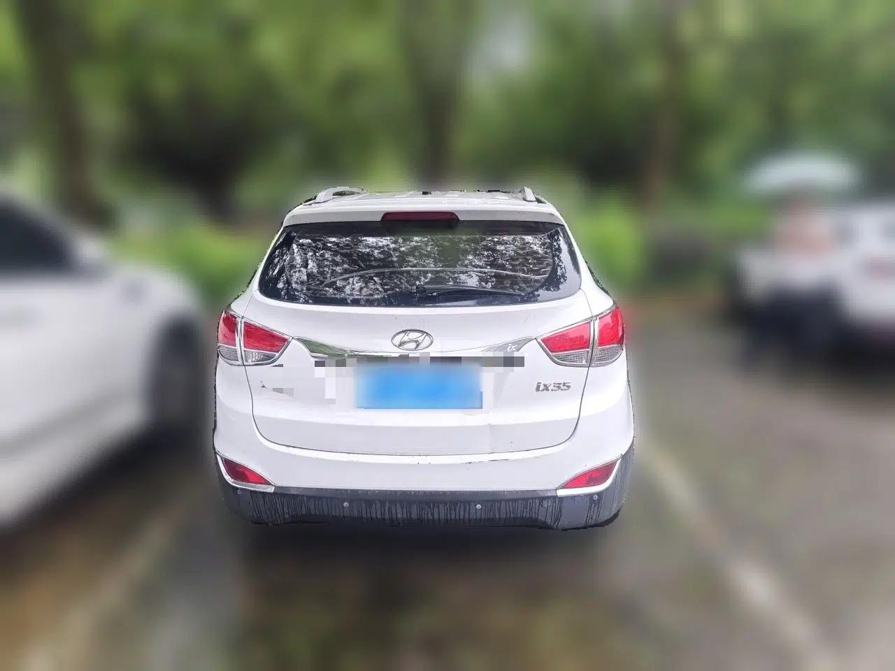 Hyundai ix35 2010 2.0L Automatic Two-Wheel Drive New Edition GL — миниатюра 5