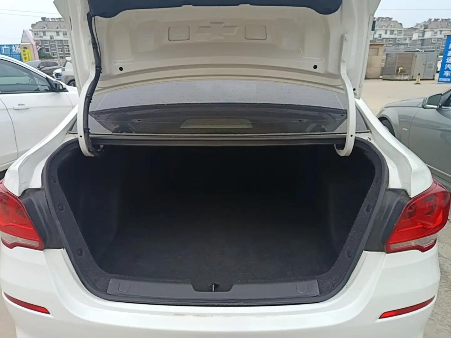 Chevrolet Cavalier 2016 1.5L Automatic Enjoyment Edition — миниатюра 22