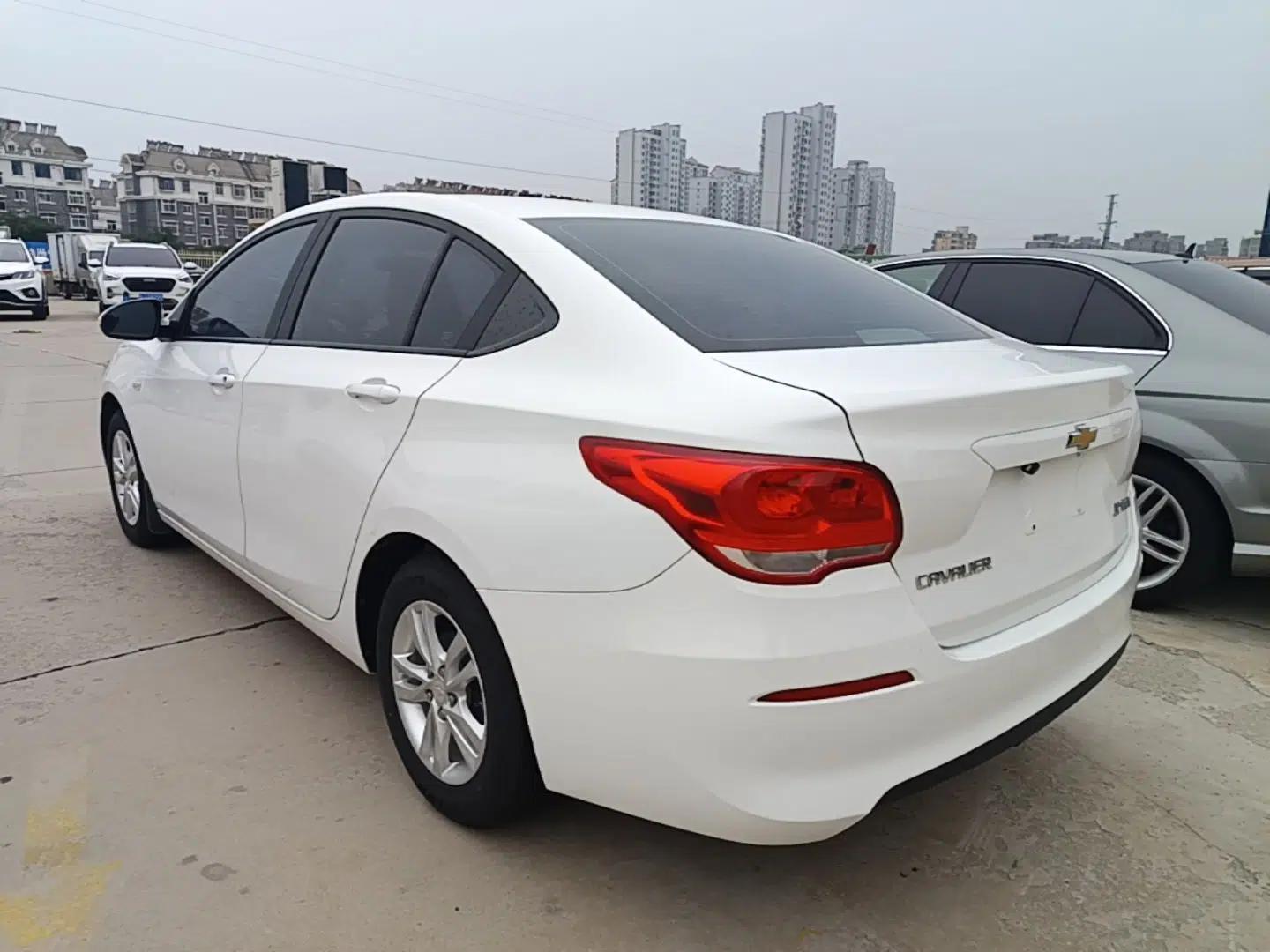 Chevrolet Cavalier 2016 1.5L Automatic Enjoyment Edition — миниатюра 4