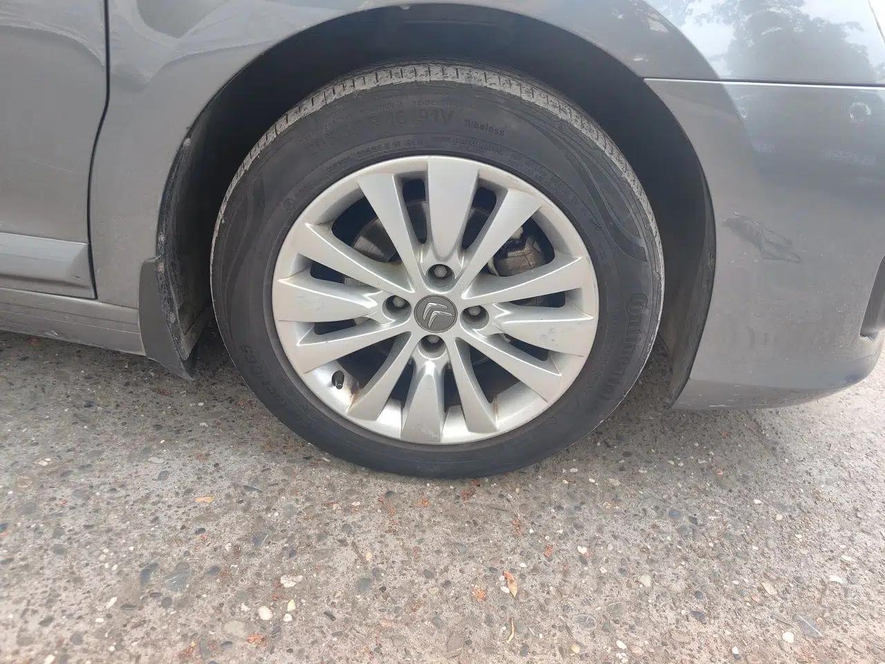 Citroen C-Quatre 2013 Sedan 1.6L Automatic Prestige Model — миниатюра 8