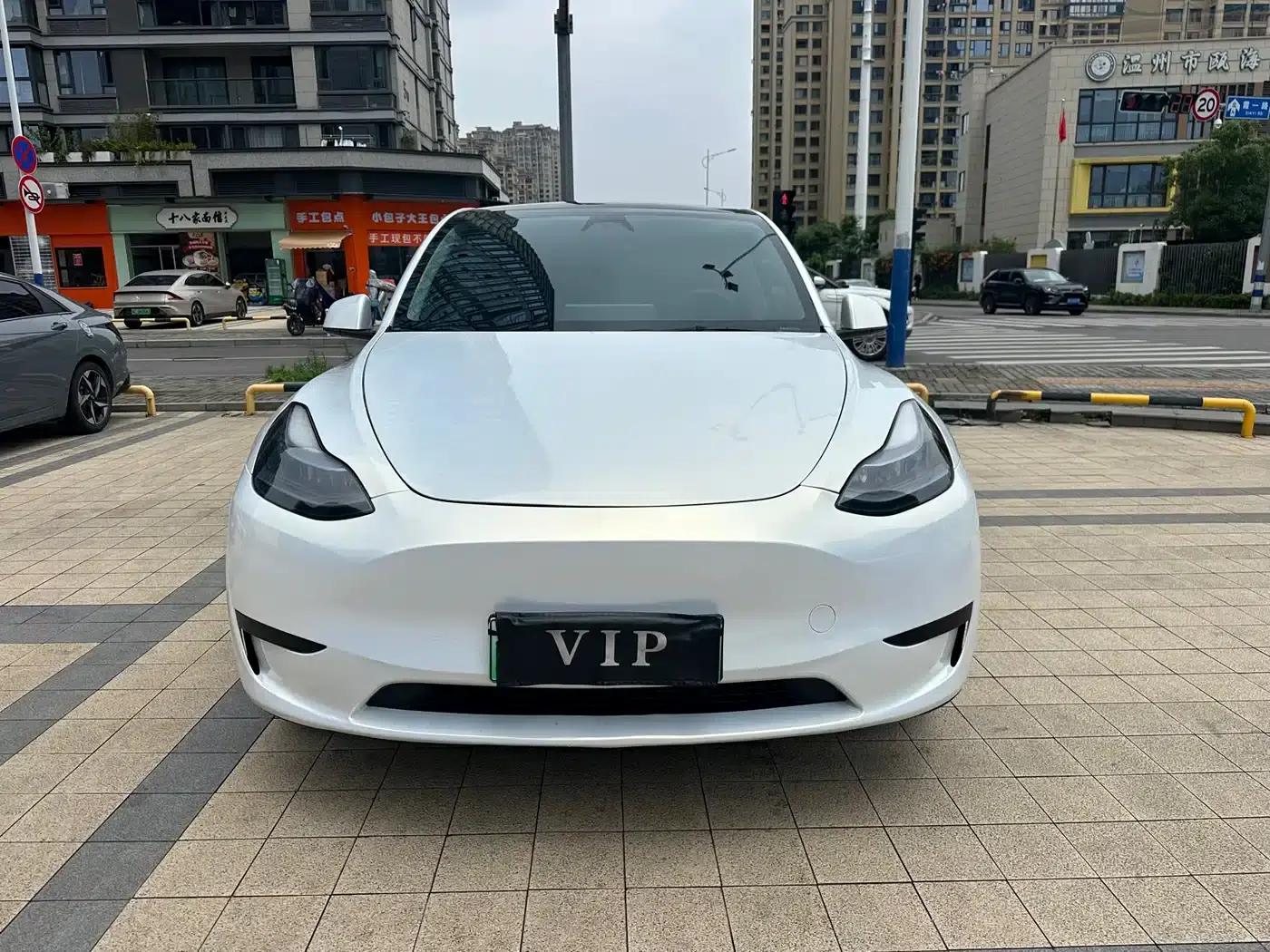Model Y 2024 Rear-Wheel Drive — миниатюра 1