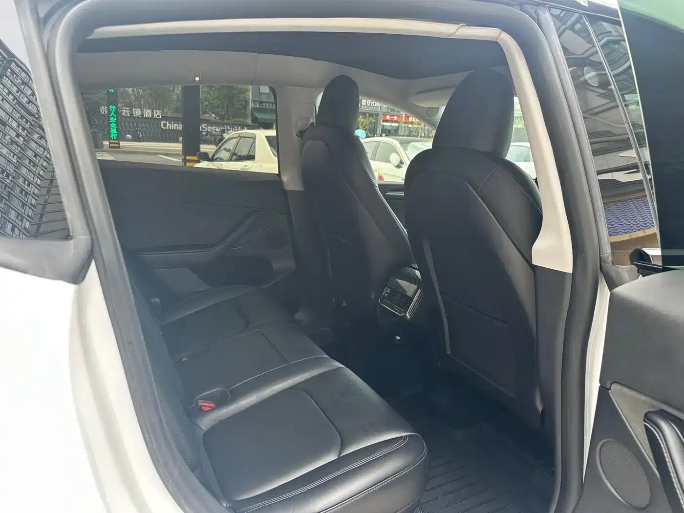 Model Y 2024 Rear-Wheel Drive — миниатюра 8