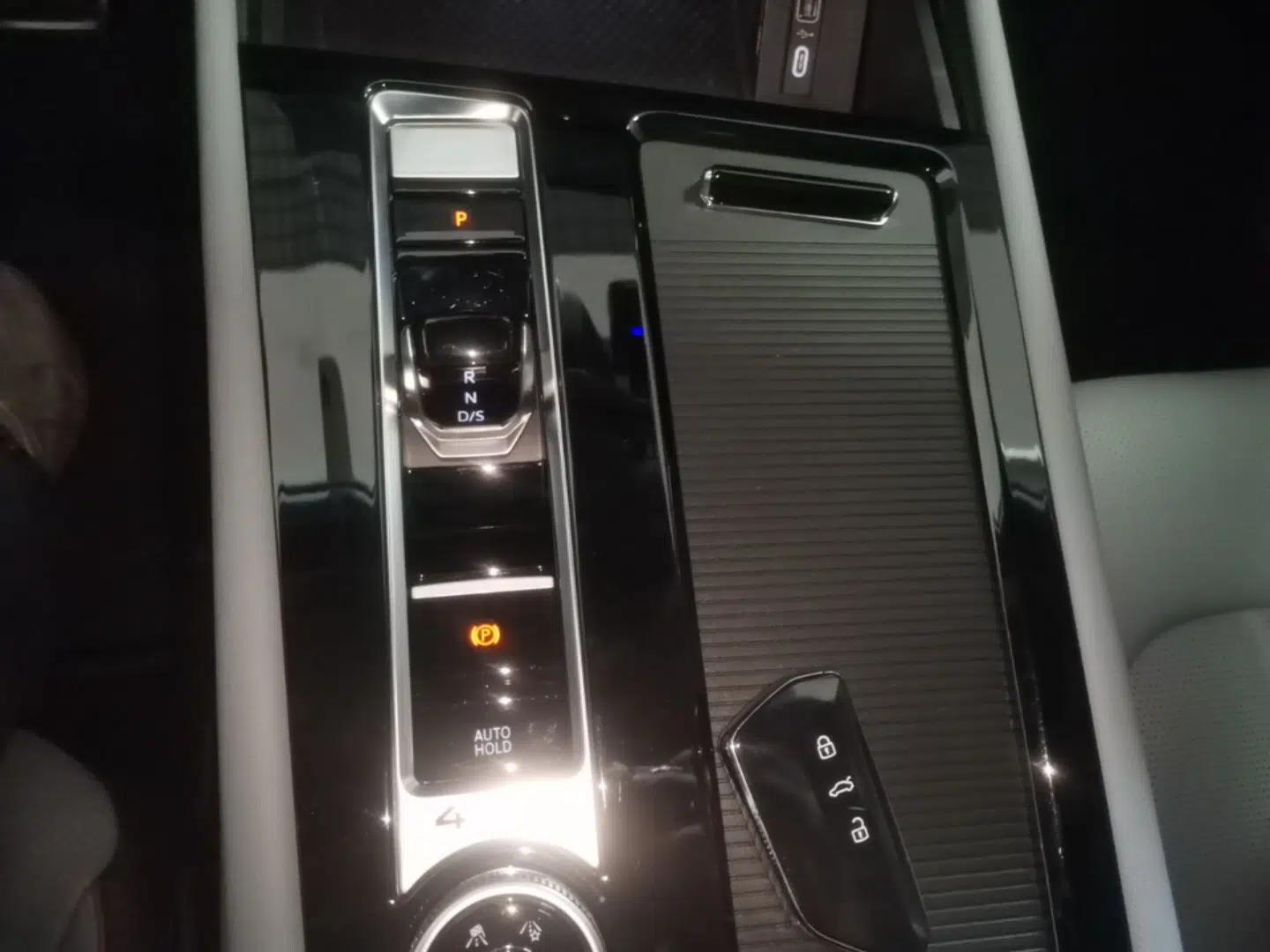 Volkswagen Teramont X 2024 380TSI All-Wheel Drive Longyao Edition — миниатюра 16