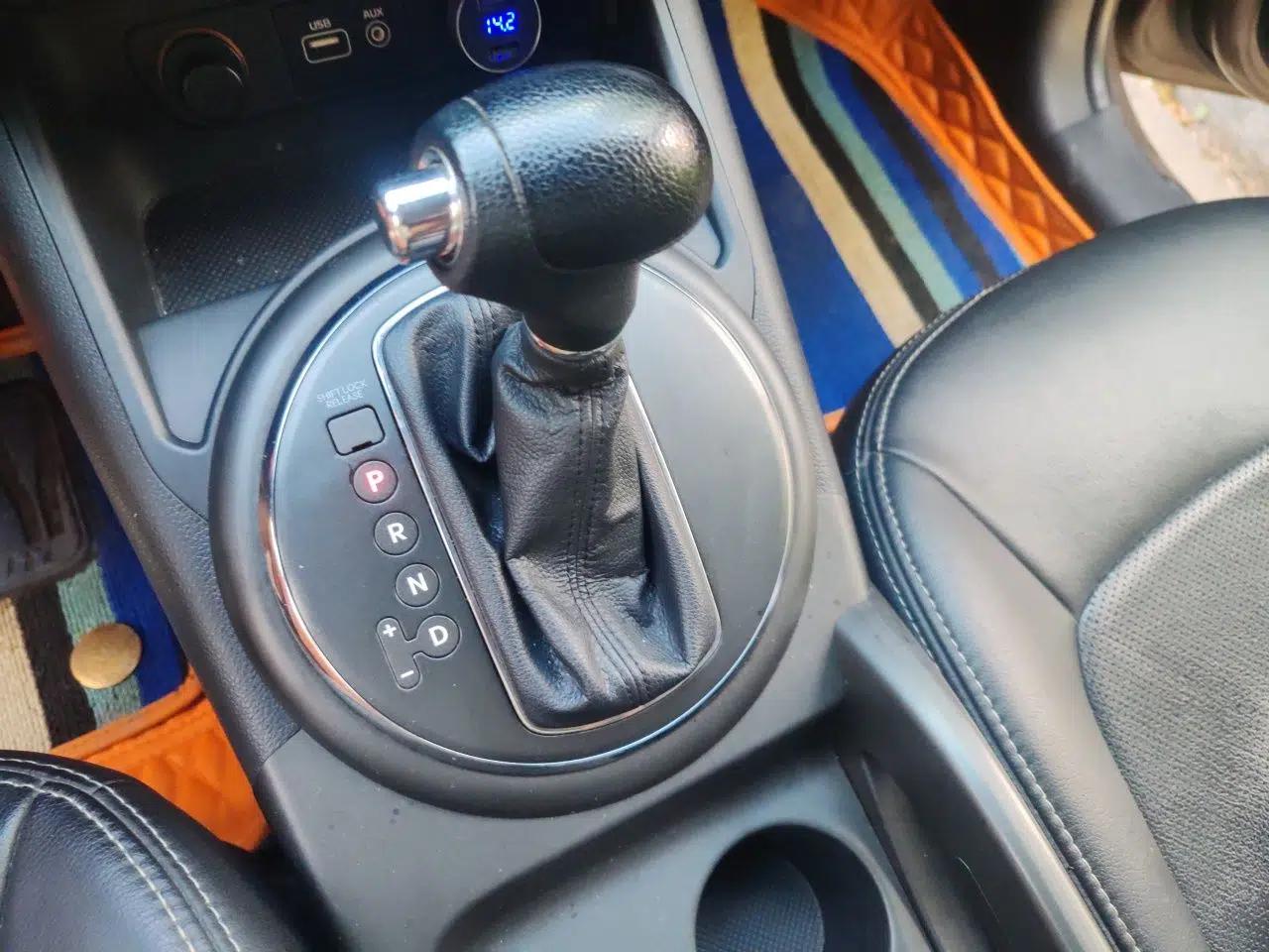Kia Sportage R 2016 2.0L Automatic Two-Wheel Drive GL — миниатюра 14