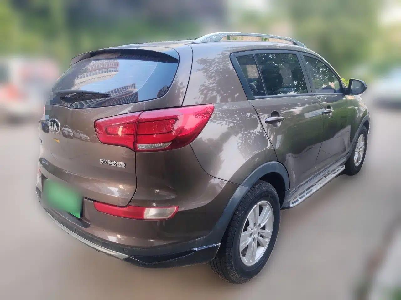 Kia Sportage R 2016 2.0L Automatic Two-Wheel Drive GL — миниатюра 6