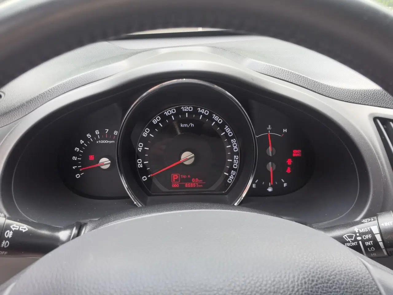 Kia Sportage R 2014 2.0L Automatic Two-Wheel Drive GLS Trim — миниатюра 11