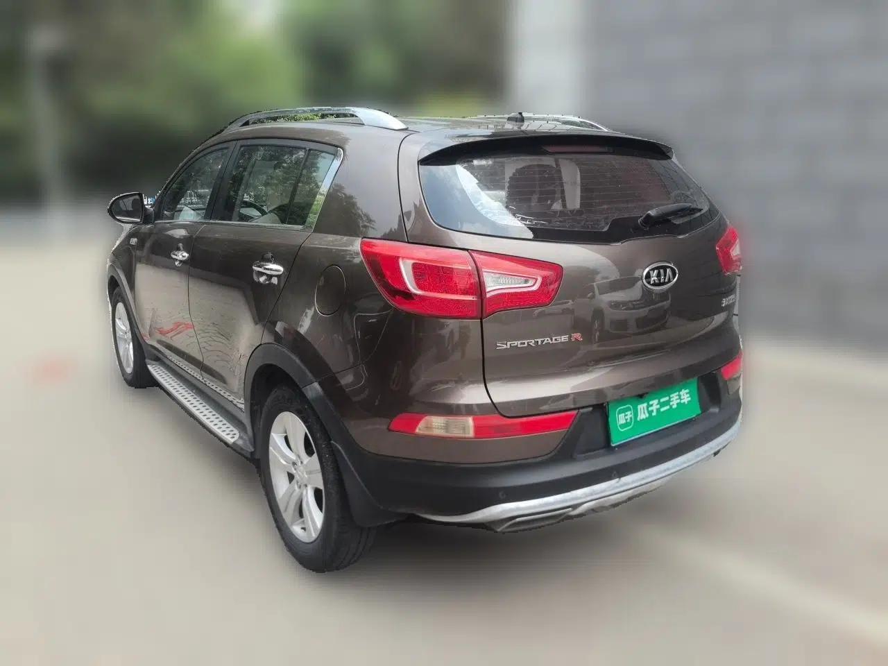 Kia Sportage R 2014 2.0L Automatic Two-Wheel Drive GLS Trim — миниатюра 4