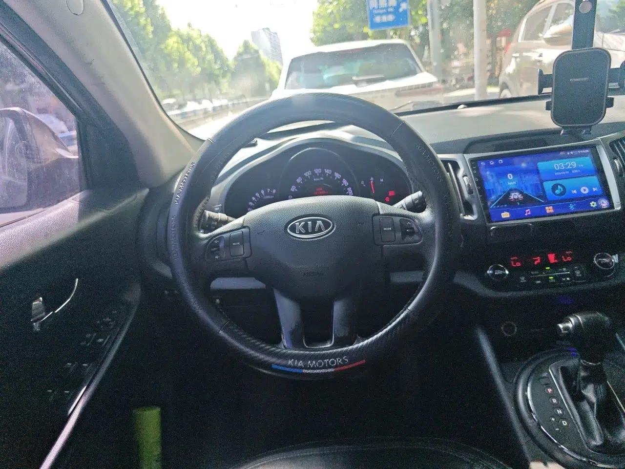 Kia Sportage R 2012 2.0L Automatic Two-Wheel Drive NAVI — миниатюра 10