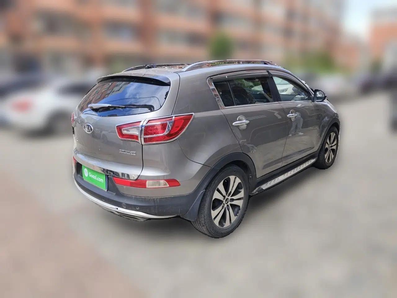Kia Sportage R 2012 2.0L Automatic Two-Wheel Drive NAVI — миниатюра 6