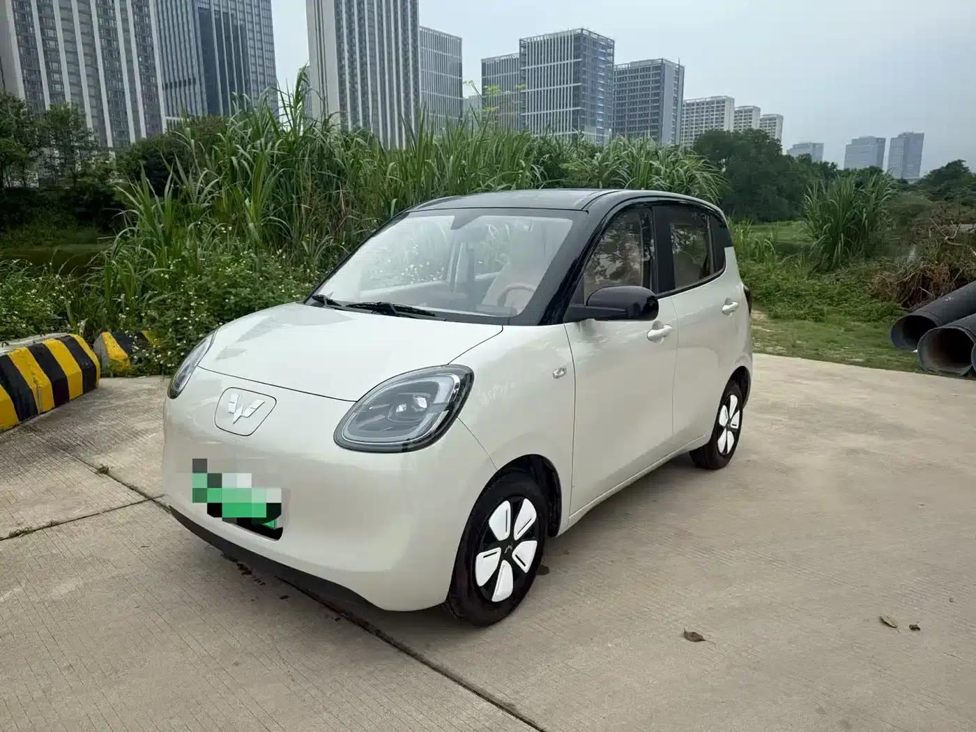 Hongguang MINIEV 2025 Fourth Generation Four-Door Premium+ Edition — миниатюра 3