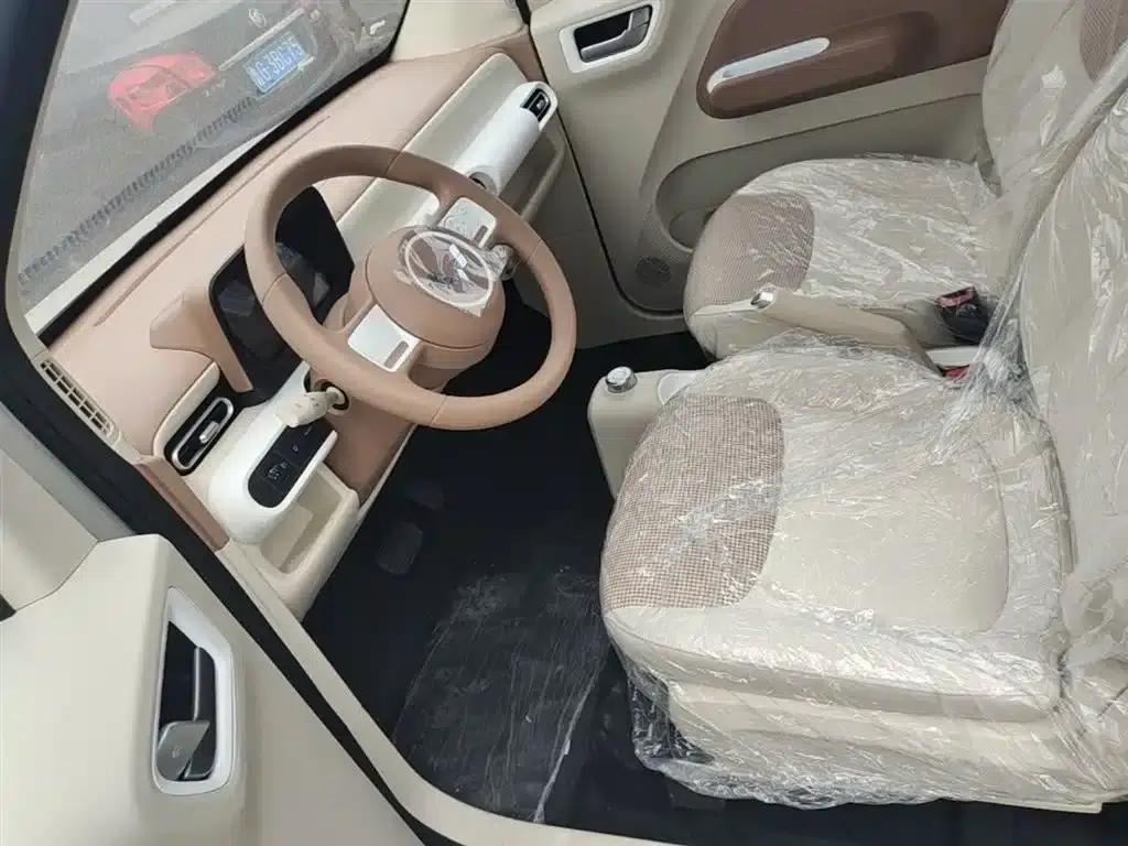 Hongguang MINIEV 2024 Third Generation 215km/h Youth Edition — миниатюра 15
