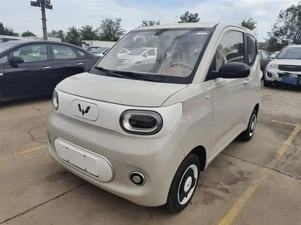 Hongguang MINIEV 2024 Third Generation 215km/h Youth Edition — миниатюра 2