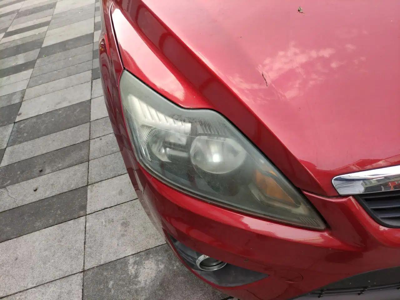Ford Focus 2011 Hatchback 1.8L Automatic Fashion Edition — миниатюра 7