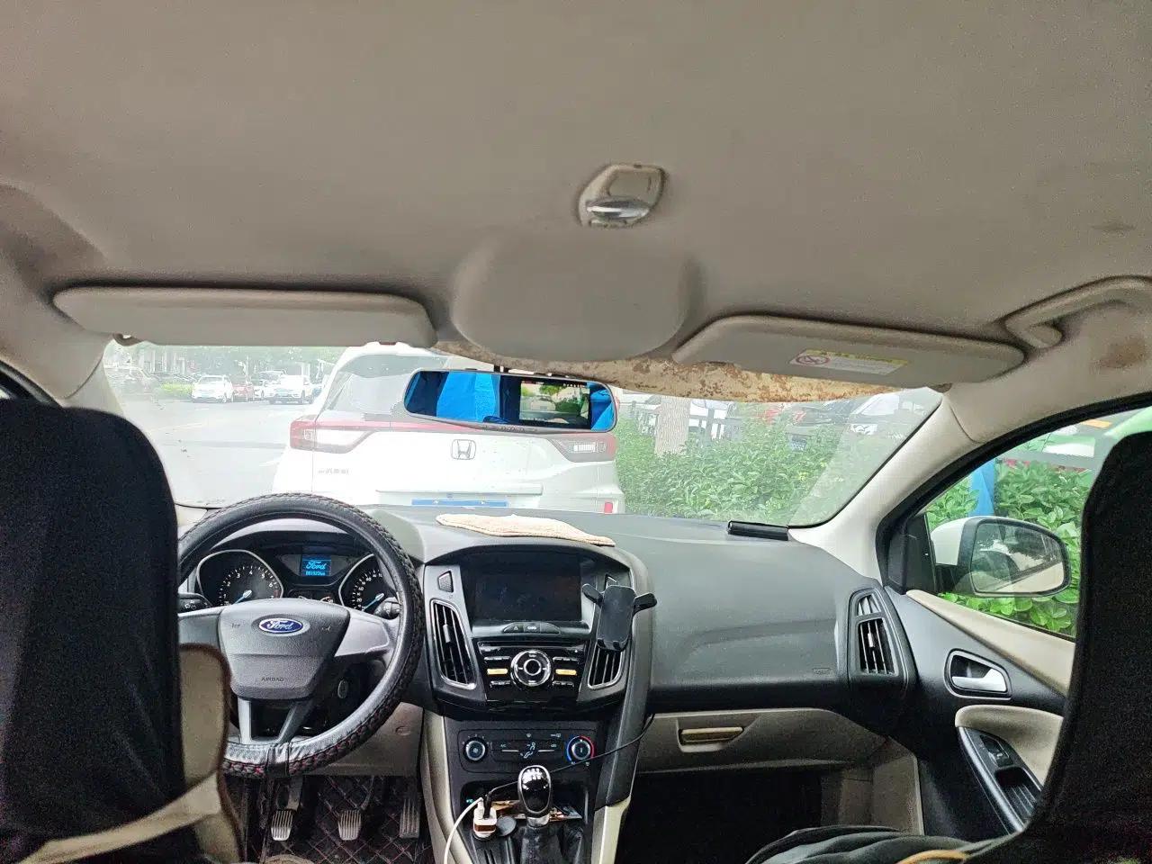 Ford Focus 2017 Sedan 1.6L Manual Comfort Plus SmartDrive Edition — миниатюра 18