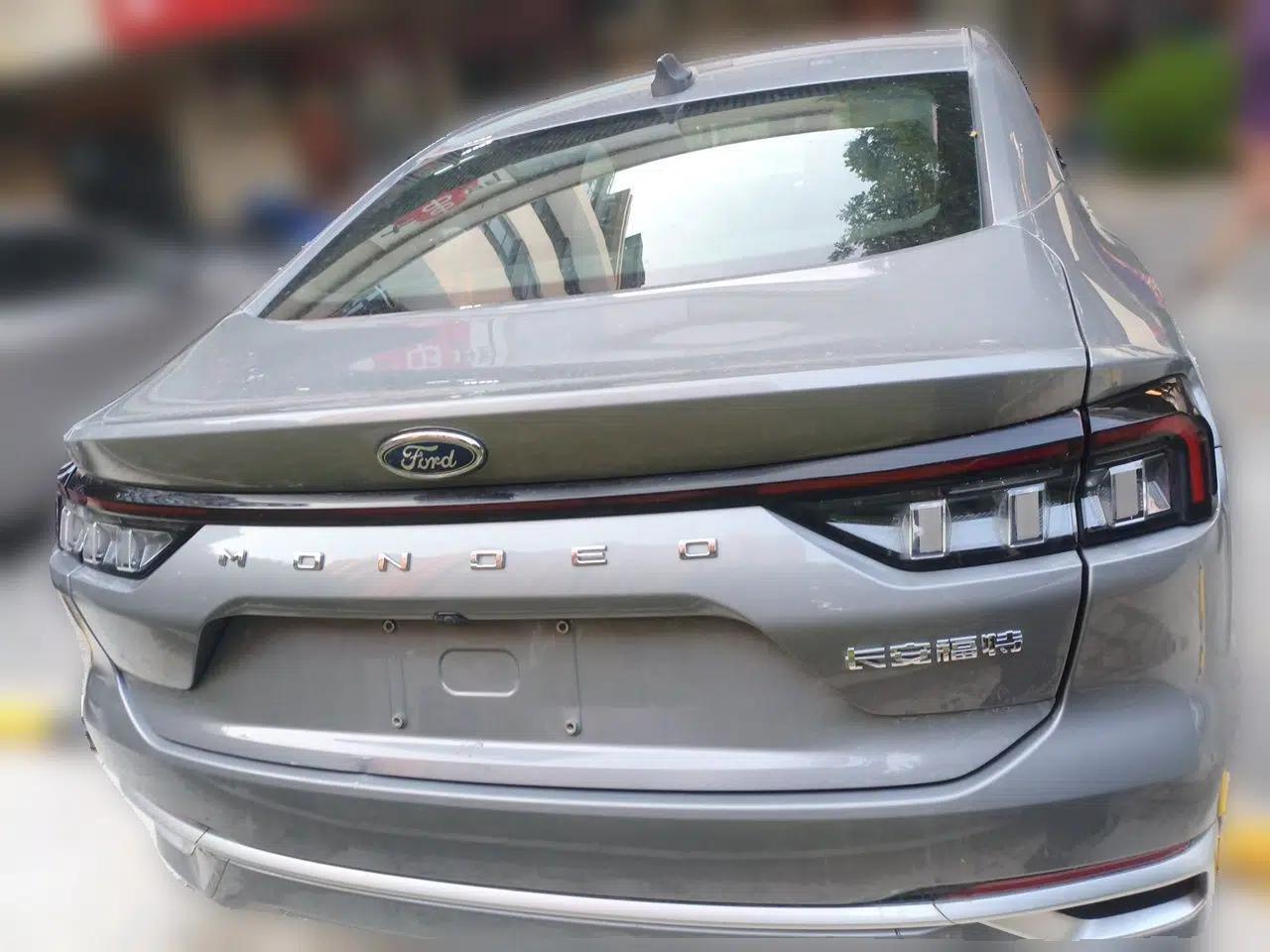 Ford Mondeo 2023 EcoBoost 180 Comfort Model — миниатюра 5