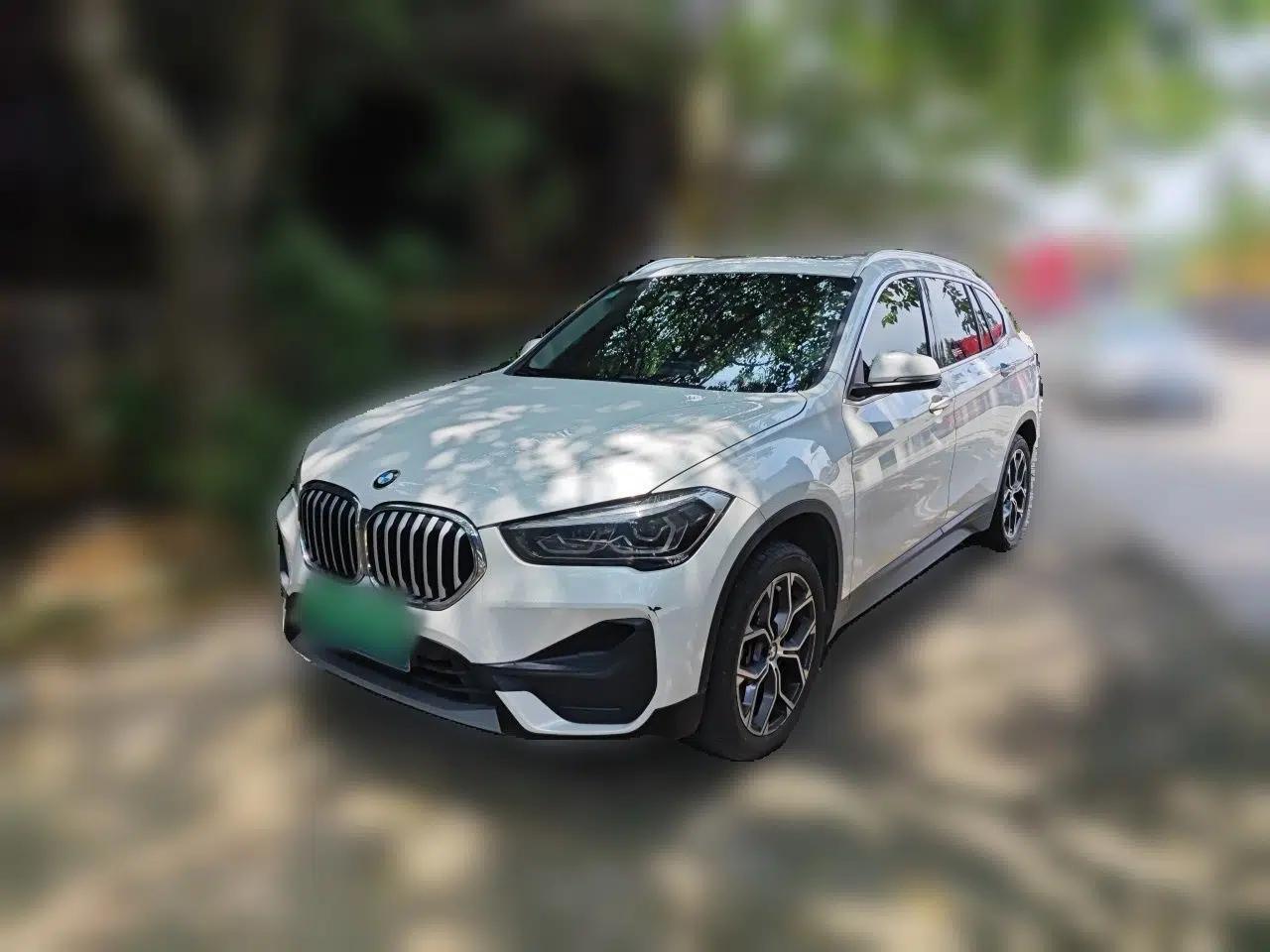 BMW X1 2021 sDrive25Li Leading Model — миниатюра 1